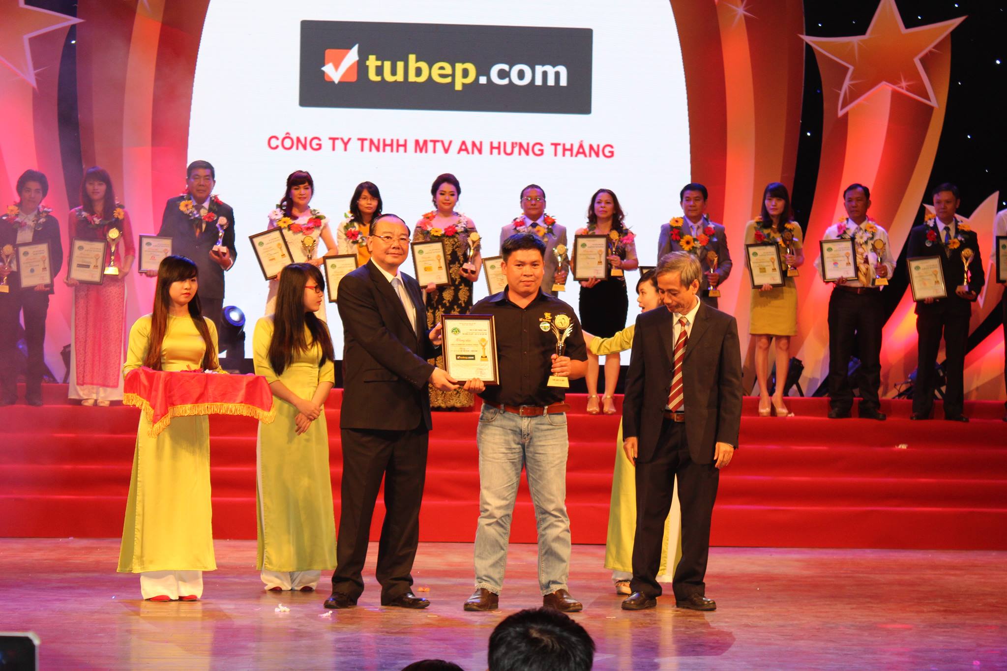 THẾ GIỚI TỦ BẾP